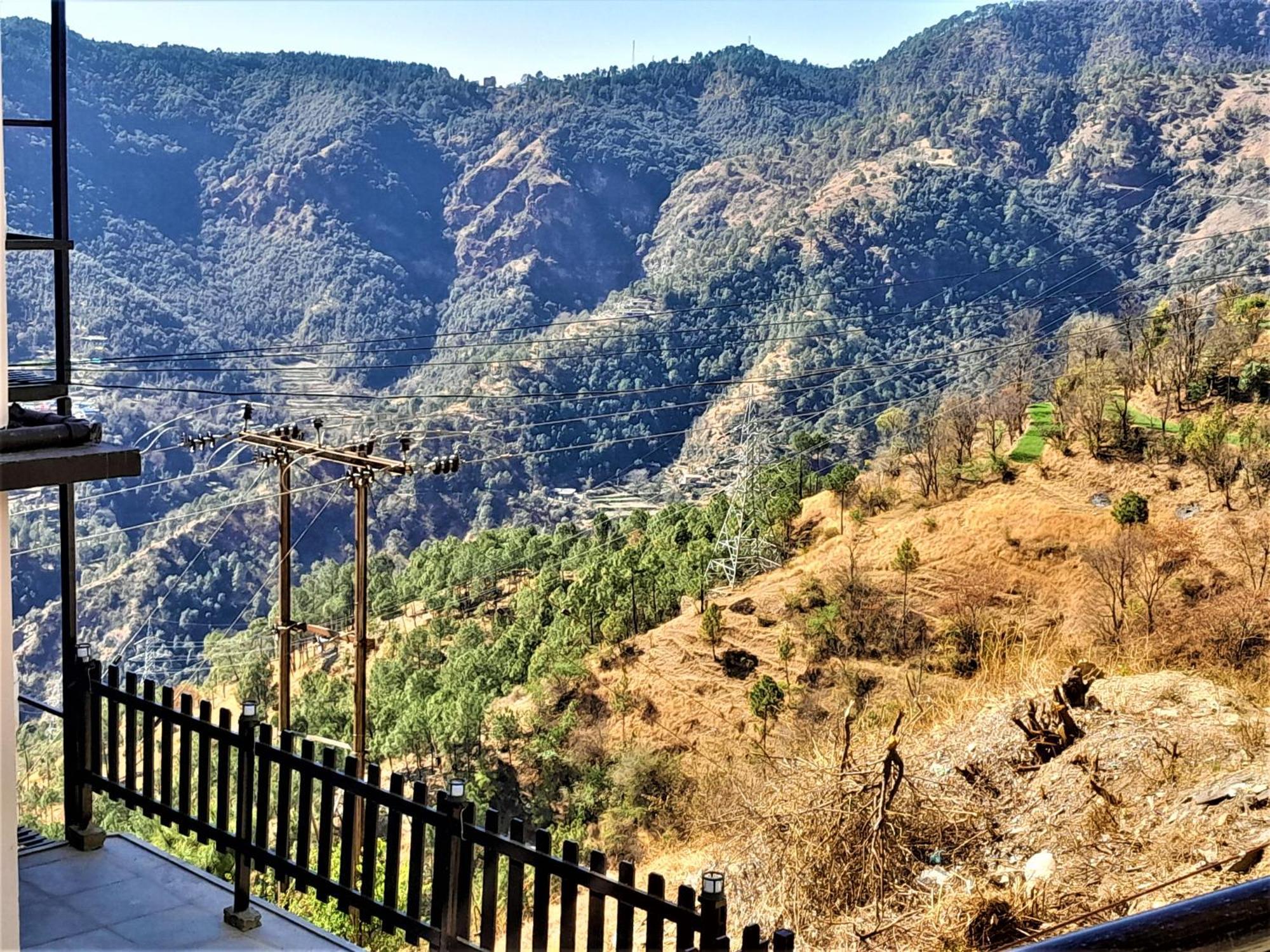 Apartamento Mountain And Peace Shimla Exterior foto